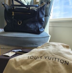 Louis Vuitton Lumineuse Noir Shoulder Bag